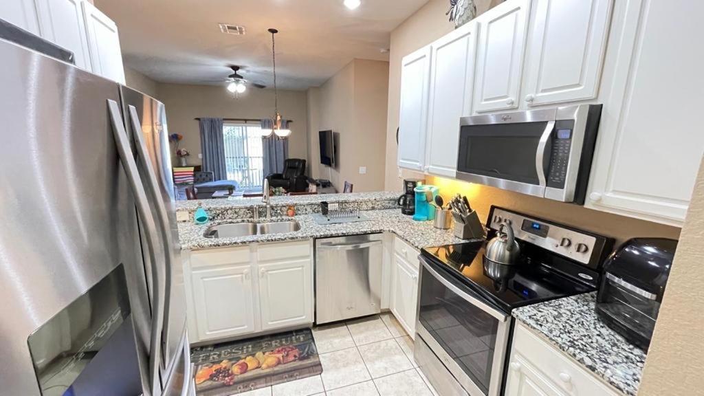 Beautiful 3 Bedroom Apartment minutes from Disney! Kissimmee Extérieur photo