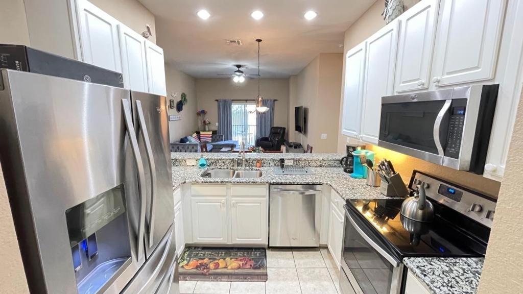 Beautiful 3 Bedroom Apartment minutes from Disney! Kissimmee Extérieur photo